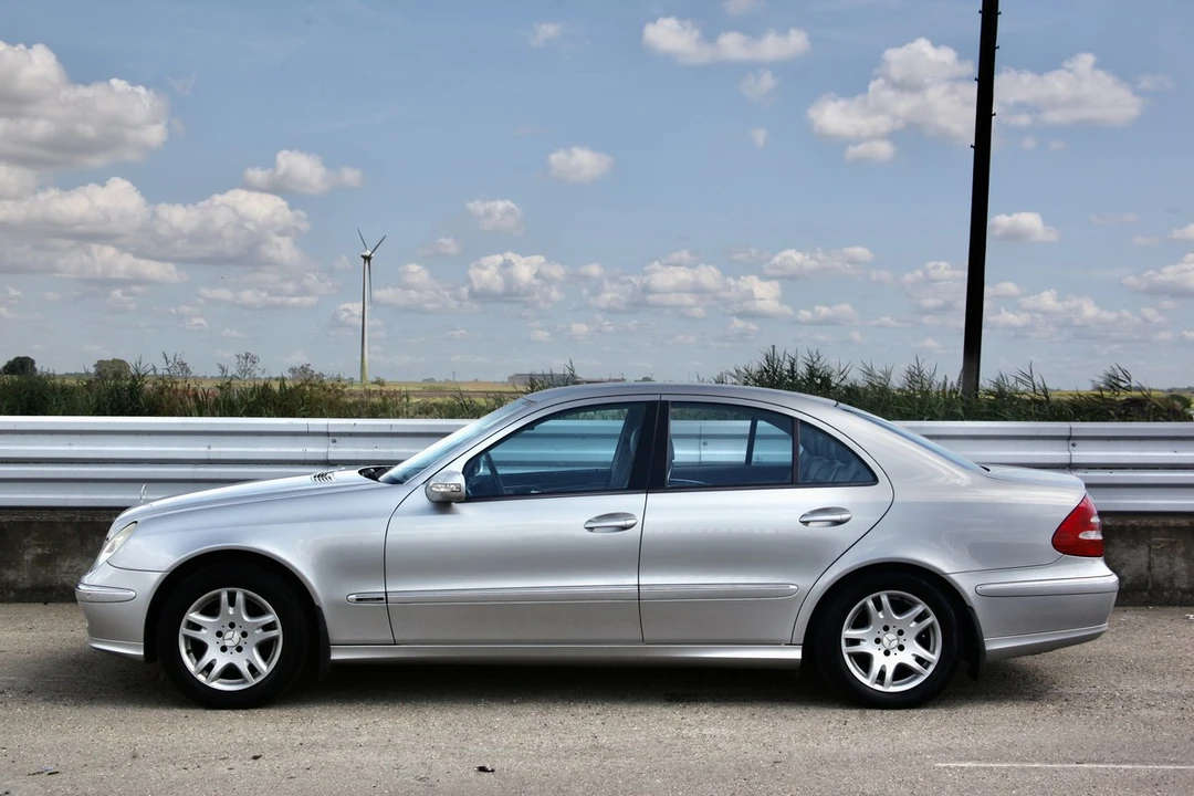 2004 Mercedes-Benz W211 E-Class - Image 17 of 30