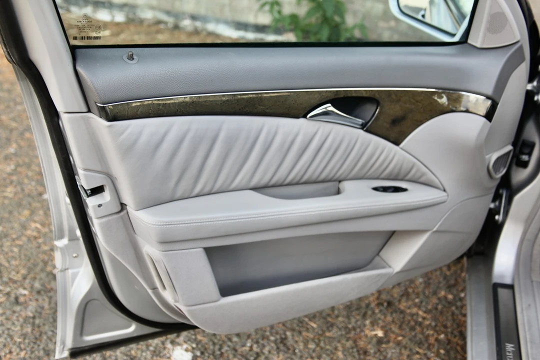 2004 Mercedes-Benz W211 E-Class - Image 29 of 30