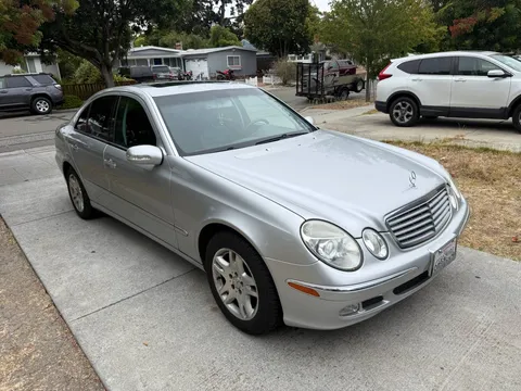 2004 Mercedes-Benz E320 Sedan W211
