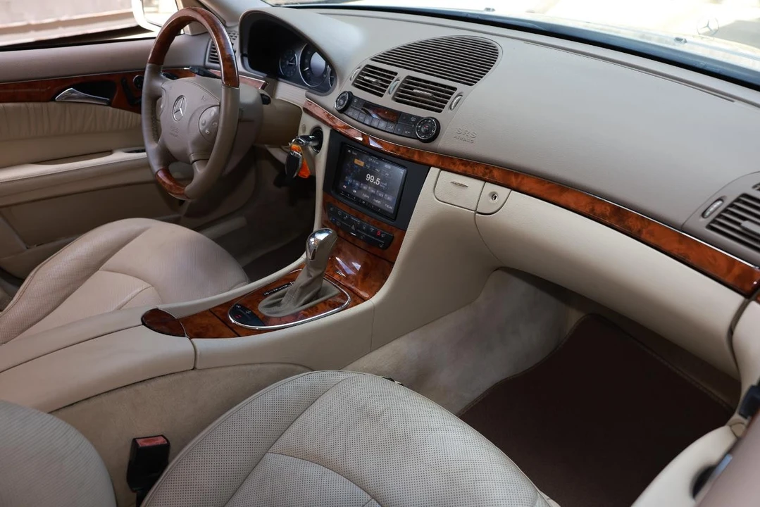 2004 Mercedes-Benz W211 E-Class - Image 18 of 31