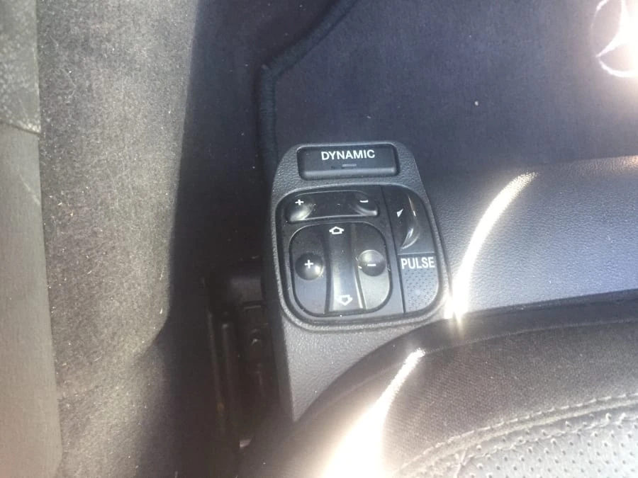 2004 Mercedes-Benz W211 E-Class - Image 8 of 12