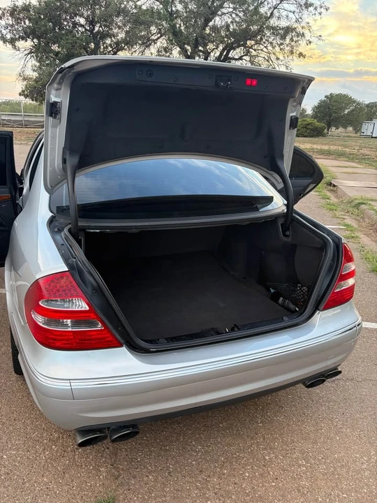2004 Mercedes-Benz W211 E 55 & E 63 AMG - Image 12 of 14
