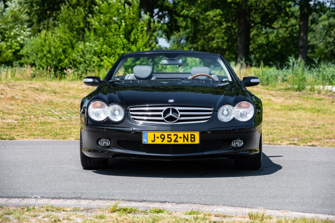 2004 Mercedes-Benz R230 SL-Class - Image 2 of 31