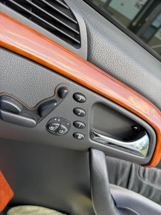 2004 Mercedes-Benz W220 S-Class - Image 9 of 12