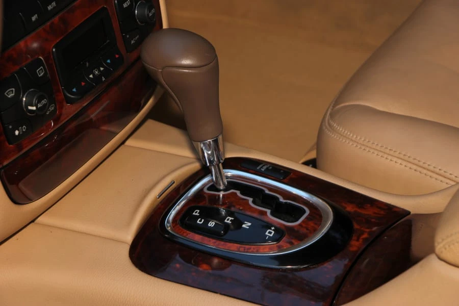 2004 Mercedes-Benz W220 S-Class - Image 9 of 12