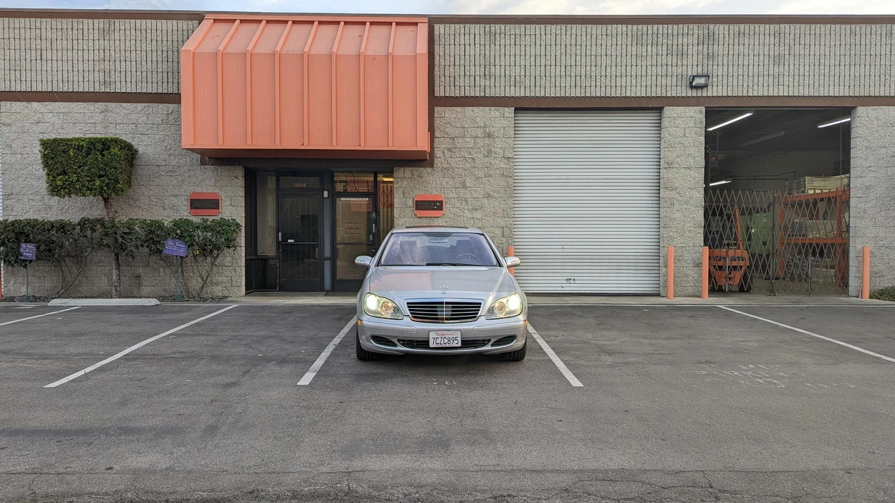 2004 Mercedes-Benz W220 S-Class - Image 6 of 31