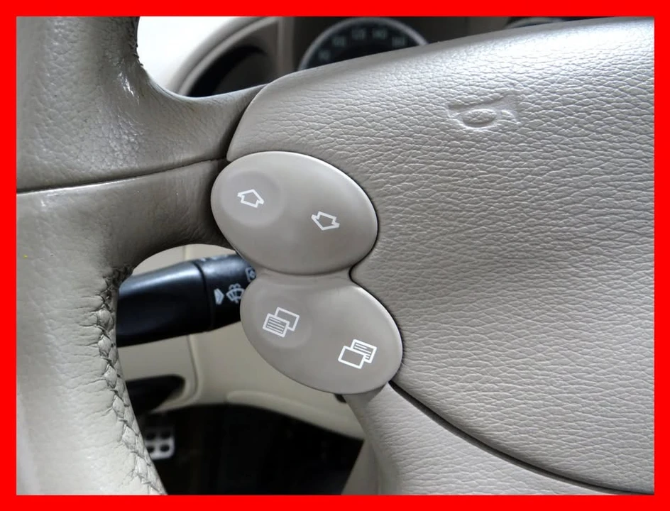 2004 Mercedes-Benz R230 SL-Class - Image 16 of 18
