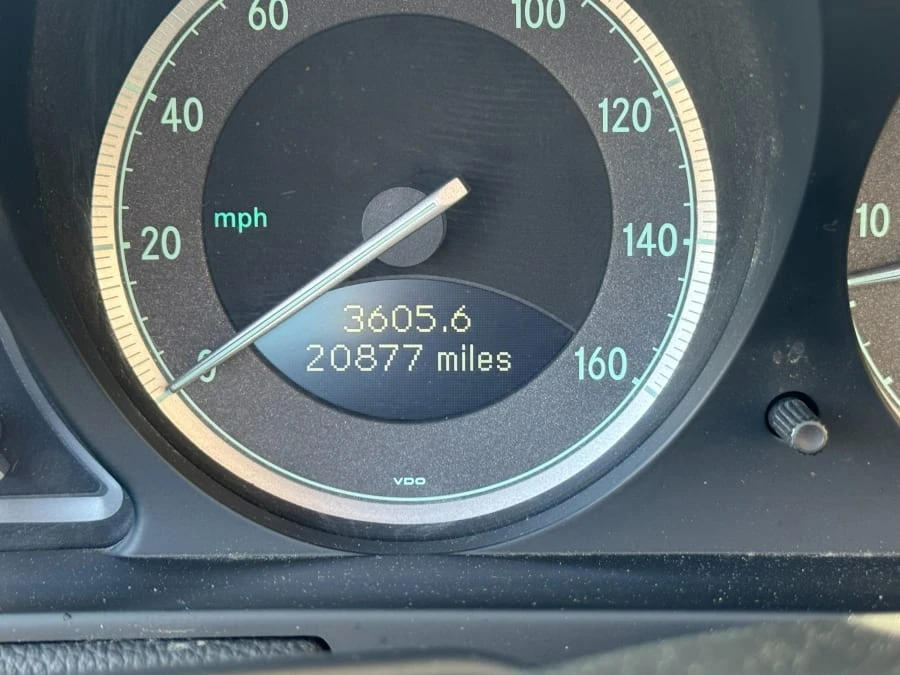 2004 Mercedes-Benz R230 SL-Class - Image 9 of 13