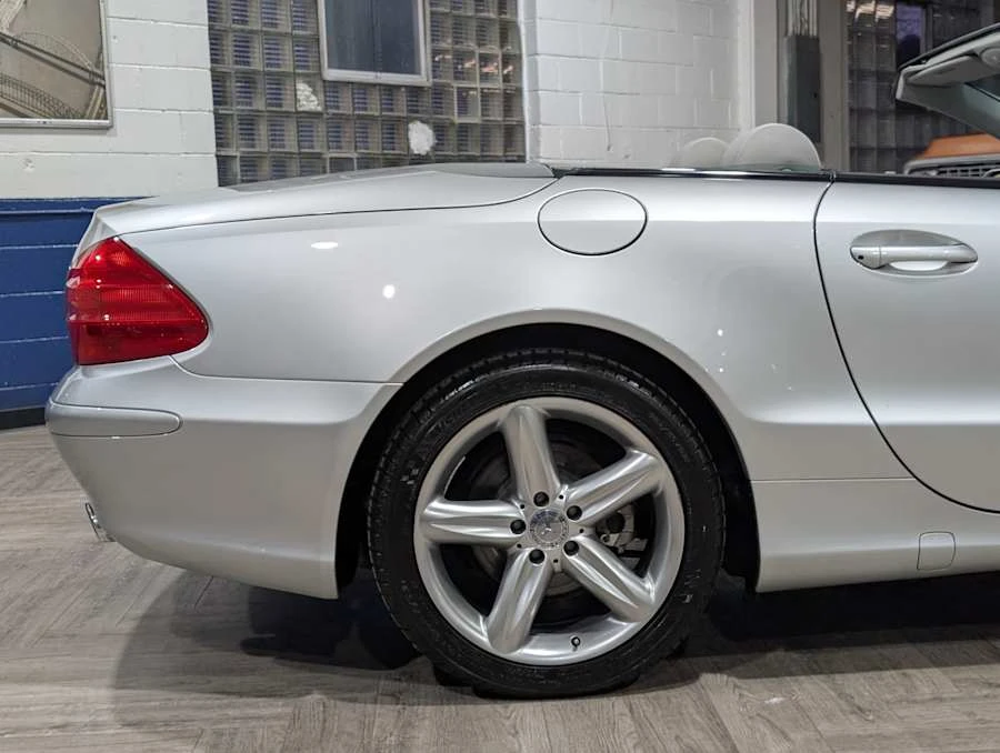 2004 Mercedes-Benz R230 SL-Class - Image 21 of 31