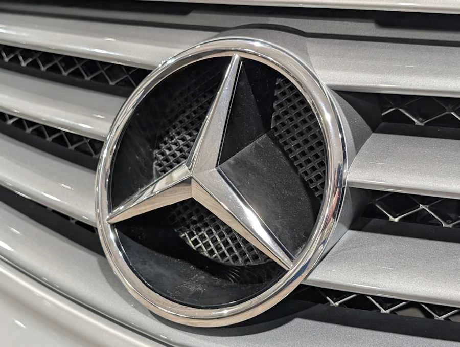 2004 Mercedes-Benz R230 SL-Class - Image 25 of 31