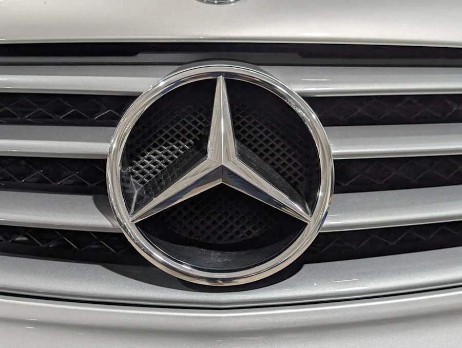 2004 Mercedes-Benz R230 SL-Class - Image 26 of 31