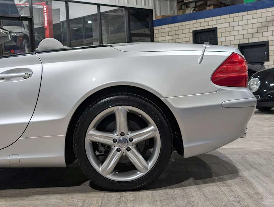 2004 Mercedes-Benz R230 SL-Class - Image 22 of 31