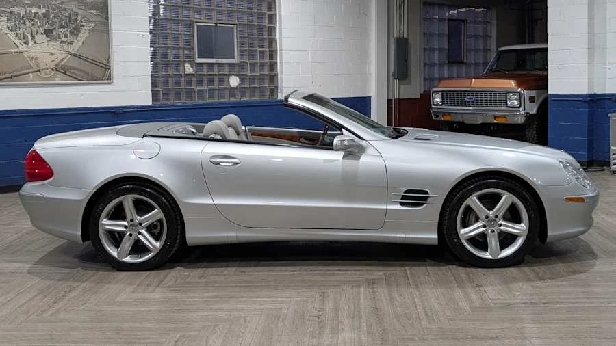 2004 Mercedes-Benz R230 SL-Class - Image 2 of 31