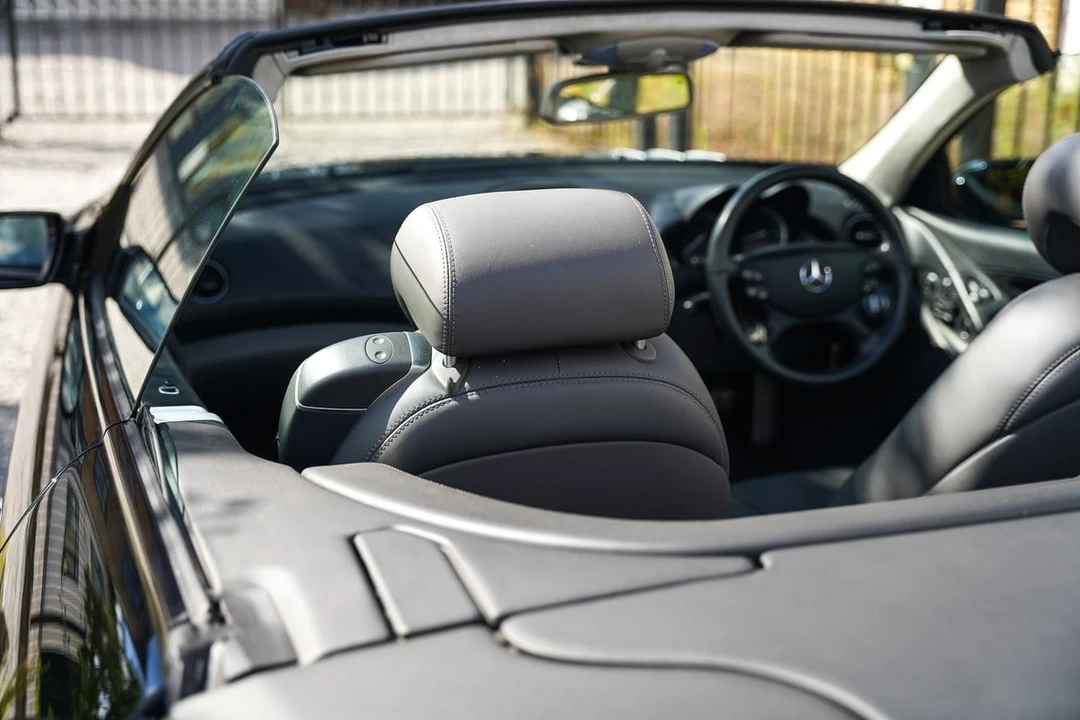 2004 Mercedes-Benz R230 SL-Class - Image 28 of 30