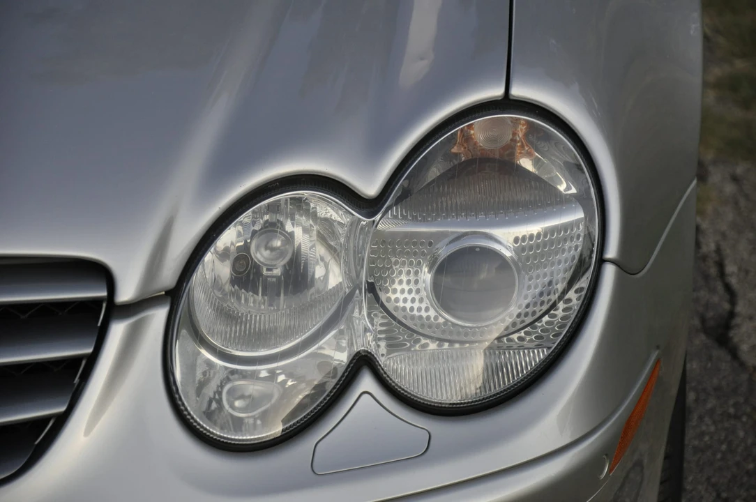 2004 Mercedes-Benz R230 SL-Class - Image 24 of 31