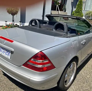 2004 Mercedes-Benz SLK 230 Kompressor Hard-top Convertible