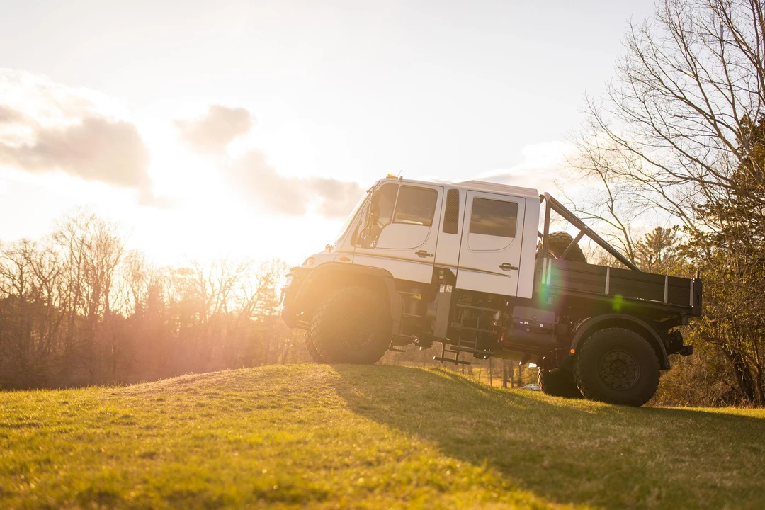 2004 Mercedes-Benz Unimog - Image 8 of 31