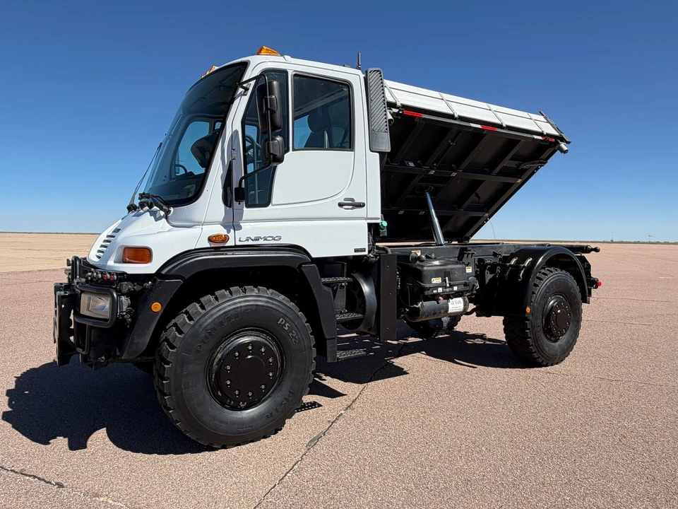 2004 Mercedes-Benz Unimog - Image 2 of 31