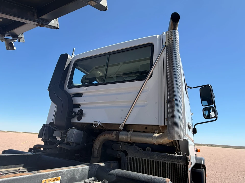 2004 Mercedes-Benz Unimog - Image 26 of 31