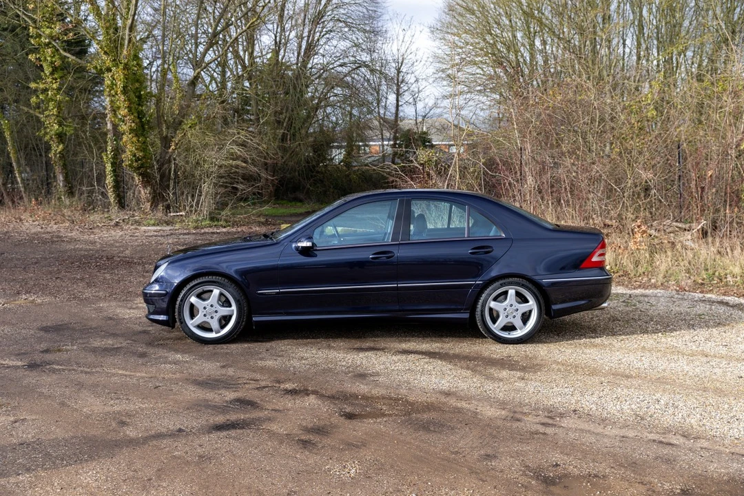 2004 Mercedes-Benz W203 C-Class - Image 11 of 30