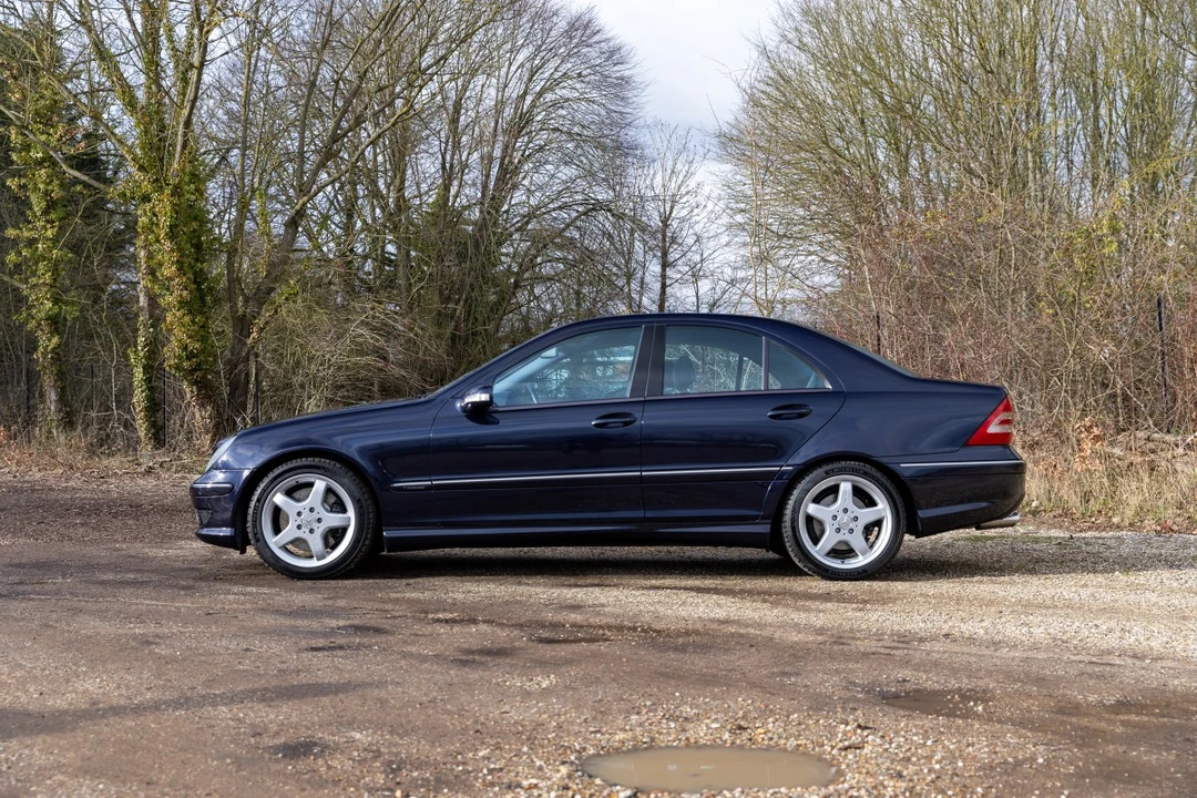 2004 Mercedes-Benz W203 C-Class - Image 13 of 30