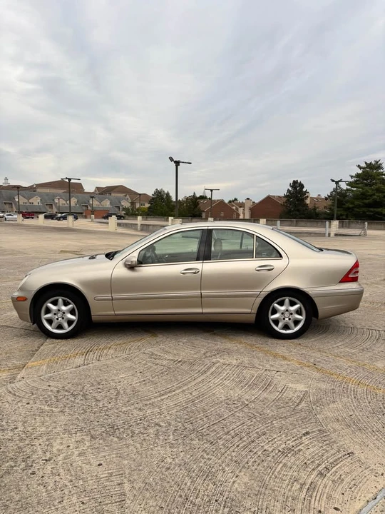 2004 Mercedes-Benz W203 C-Class - Image 8 of 12