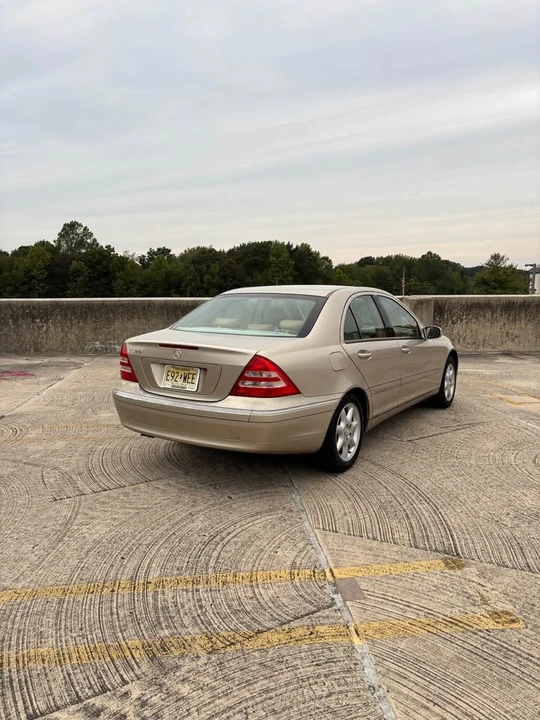 2004 Mercedes-Benz W203 C-Class - Image 5 of 12