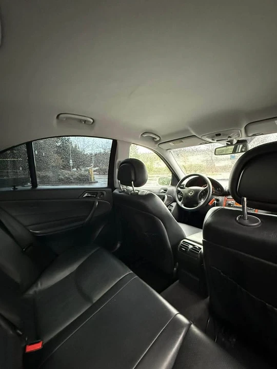 2004 Mercedes-Benz W203 C-Class - Image 10 of 16