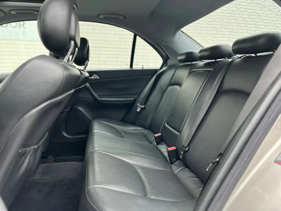2004 Mercedes-Benz W203 C-Class - Image 14 of 17