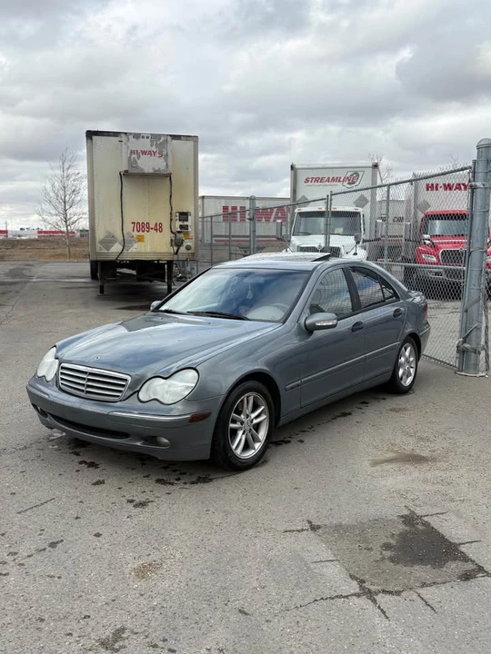 2004 Mercedes-Benz W203 C-Class - Image 2 of 5