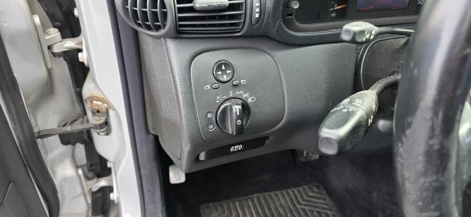 2004 Mercedes-Benz W203 C-Class - Image 17 of 19