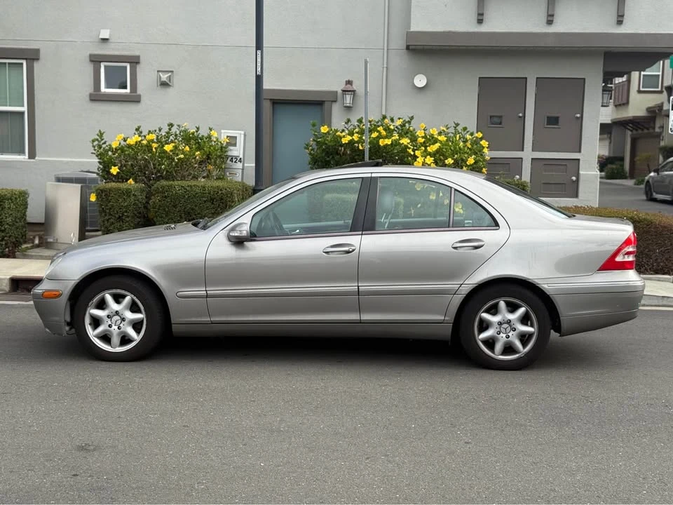 2004 Mercedes-Benz W203 C-Class - Image 2 of 9