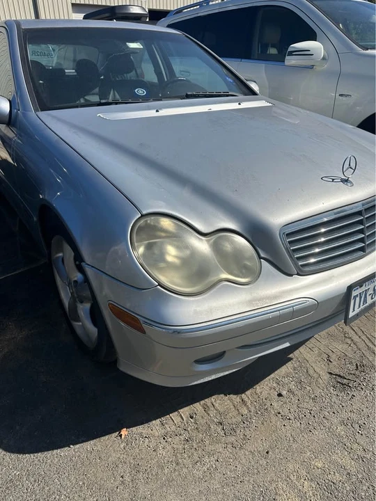 2004 Mercedes-Benz W203 C-Class - Image 2 of 14