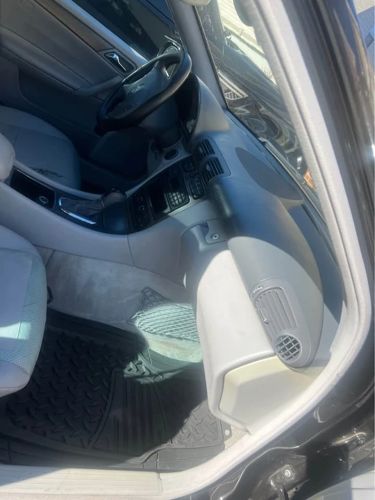 2004 Mercedes-Benz W203 C-Class - Image 11 of 17
