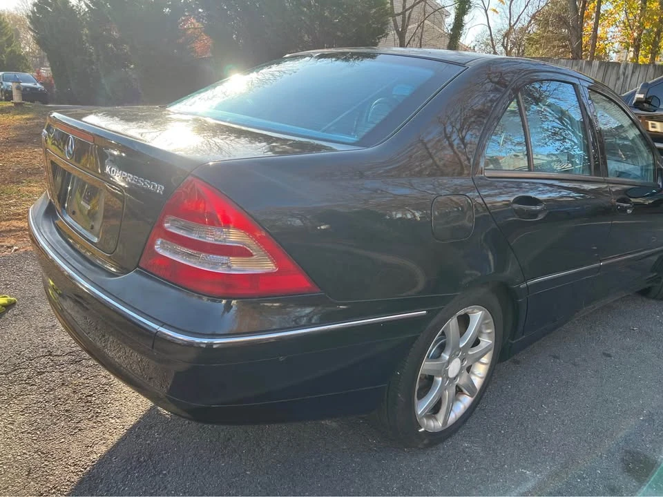 2004 Mercedes-Benz W203 C-Class - Image 2 of 17