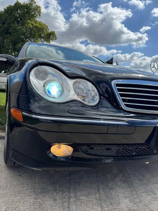 2004 Mercedes-Benz W203 C-Class - Image 10 of 20