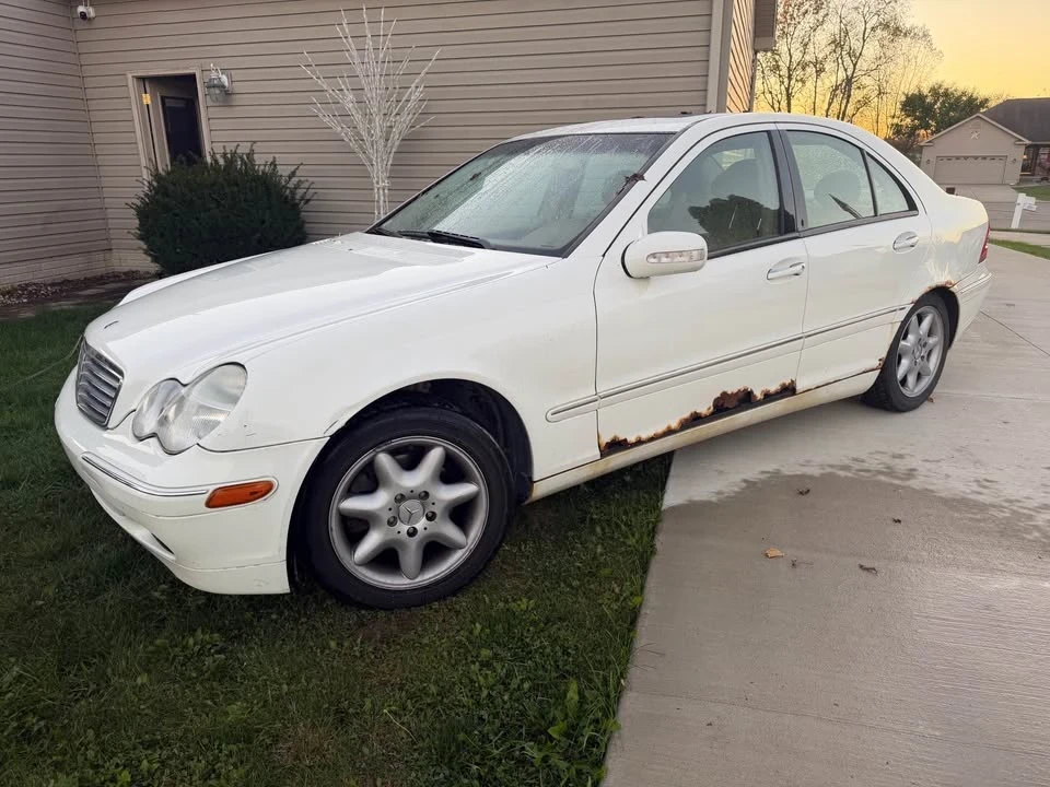 2004 Mercedes-Benz W203 C-Class - Image 2 of 10