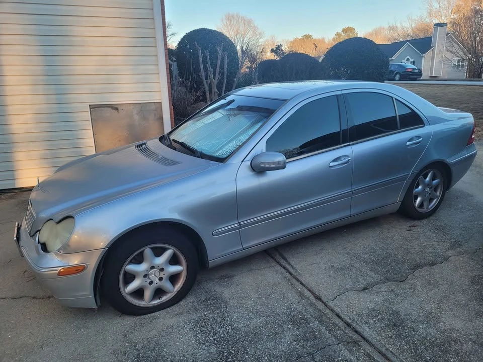 2004 Mercedes-Benz W203 C-Class - Image 2 of 3