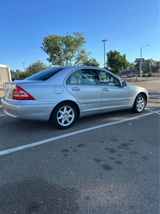 2004 Mercedes-Benz W203 C-Class - Image 2 of 8
