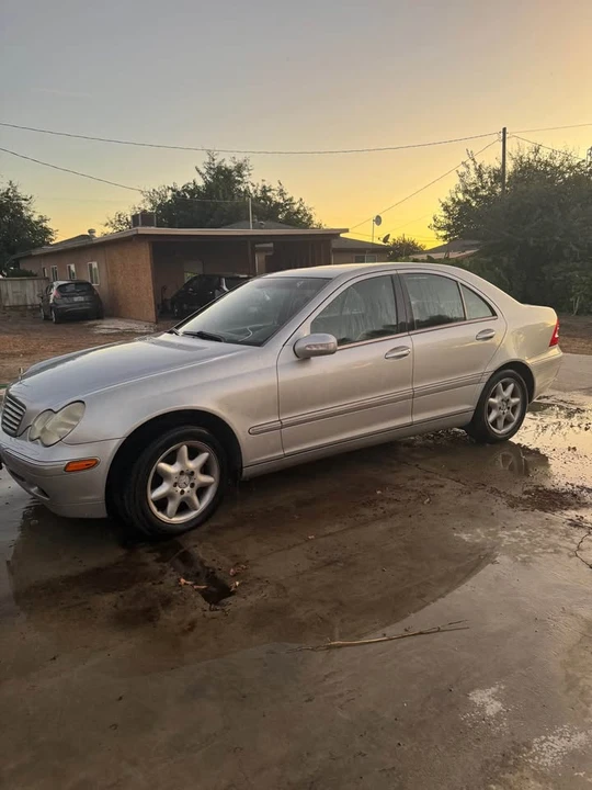 2004 Mercedes-Benz W203 C-Class - Image 2 of 6