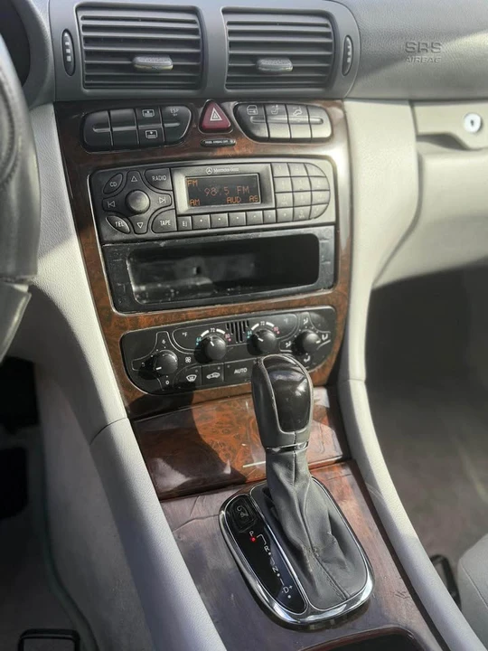 2004 Mercedes-Benz W203 C-Class - Image 8 of 12