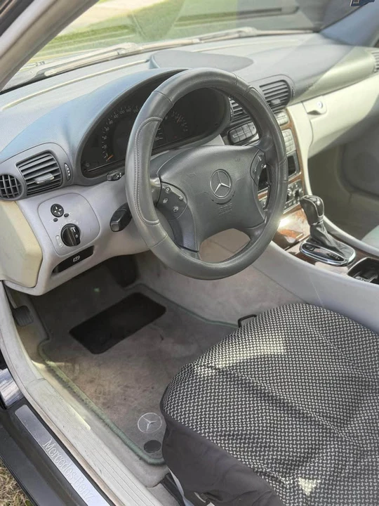 2004 Mercedes-Benz W203 C-Class - Image 7 of 12