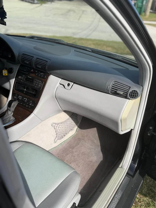 2004 Mercedes-Benz W203 C-Class - Image 6 of 12