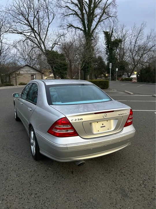 2004 Mercedes-Benz W203 C-Class - Image 5 of 10