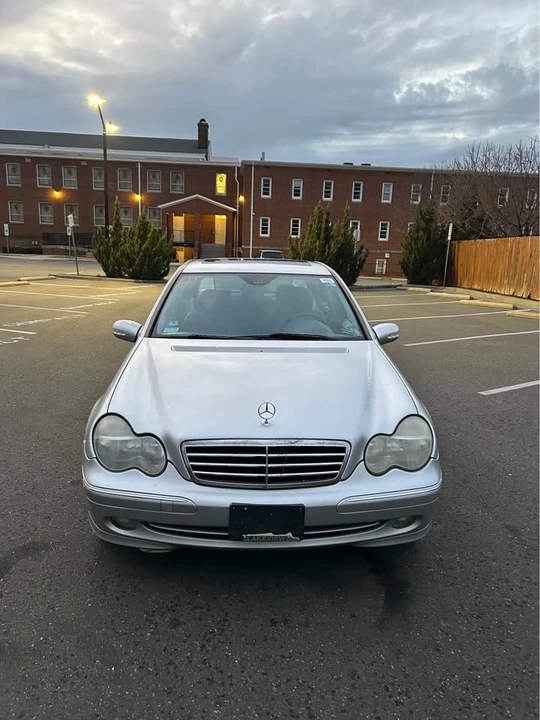 2004 Mercedes-Benz W203 C-Class - Image 2 of 10