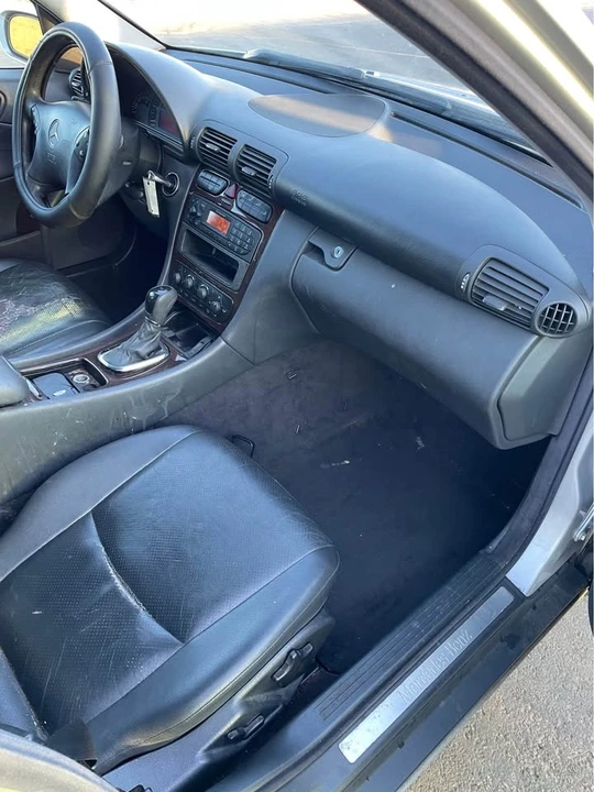 2004 Mercedes-Benz W203 C-Class - Image 13 of 19