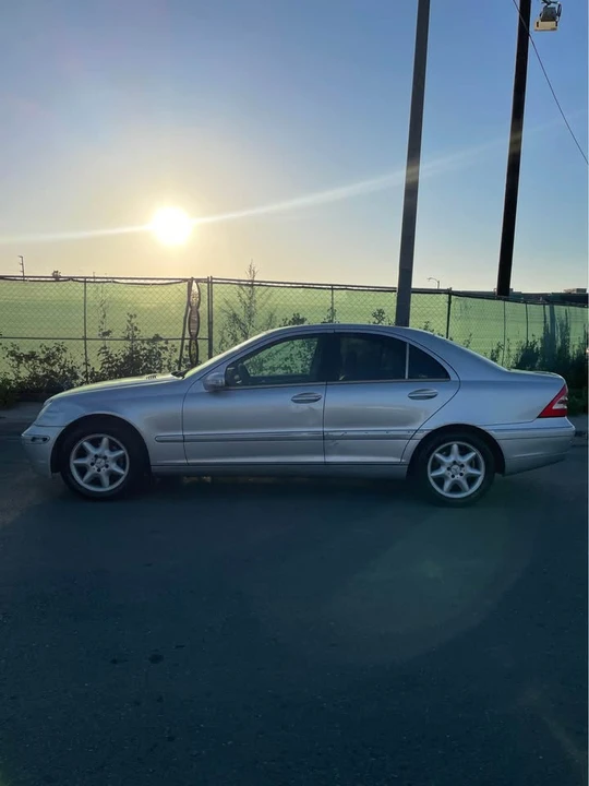 2004 Mercedes-Benz W203 C-Class - Image 9 of 19