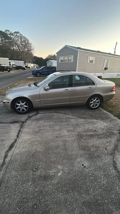 2004 Mercedes-Benz W203 C-Class - Image 2 of 8