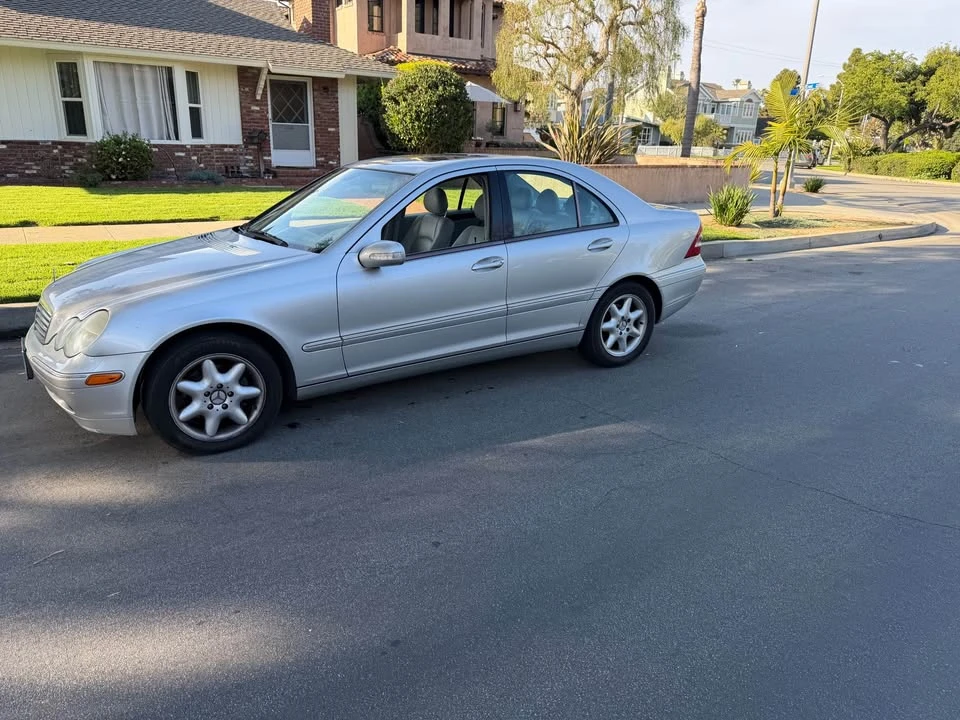 2004 Mercedes-Benz W203 C-Class - Image 2 of 7