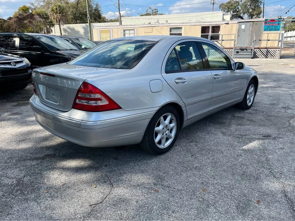 2004 Mercedes-Benz W203 C-Class - Image 5 of 10